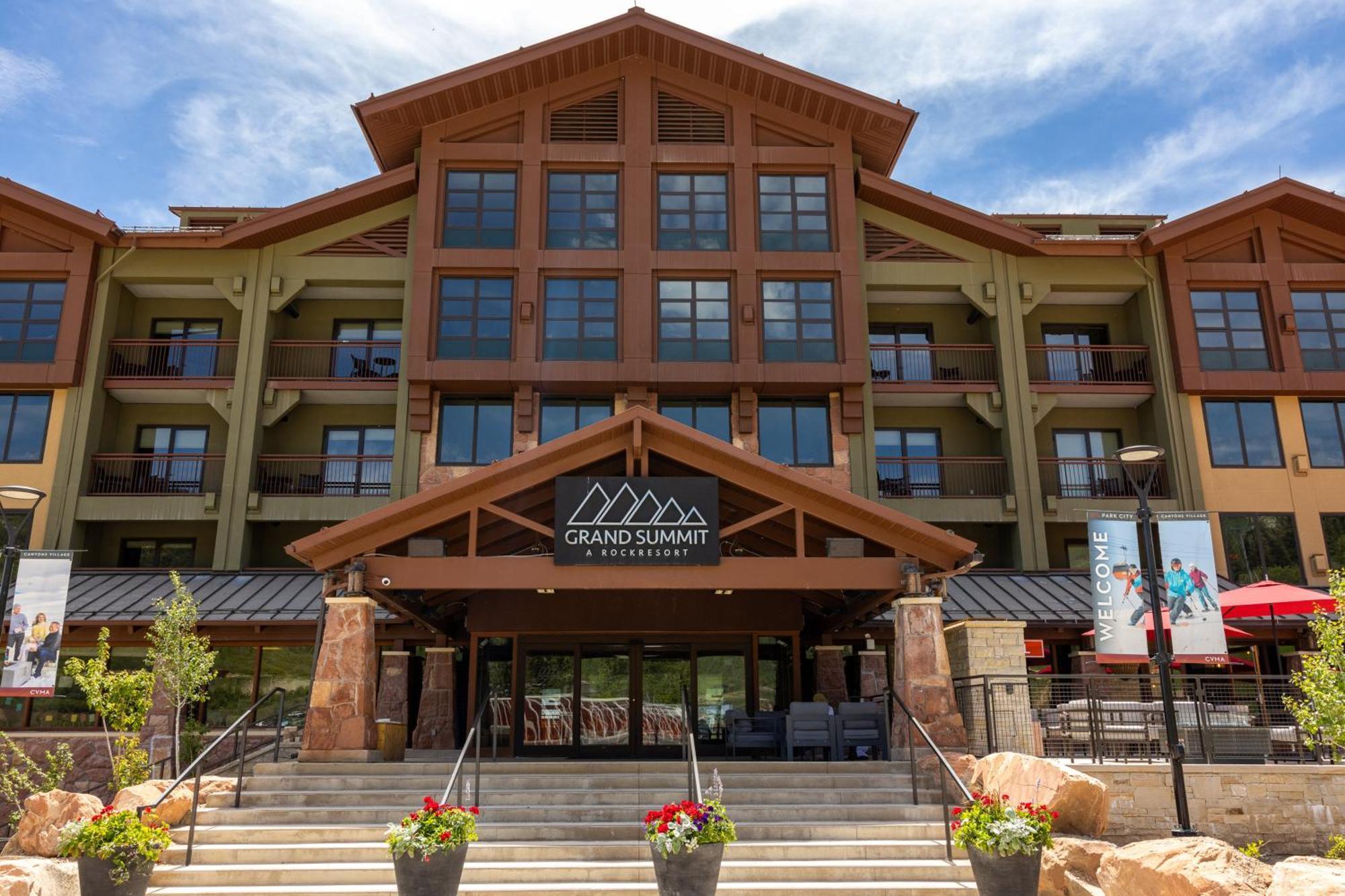 Grand Summit Lodge By Park City - Canyons Village Exterior photo